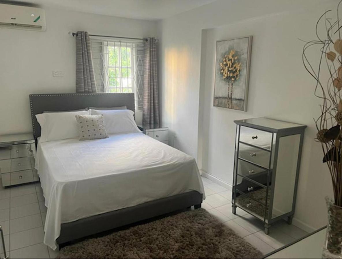 Cozy Central 1-Bed Apartment In Кингстън Екстериор снимка